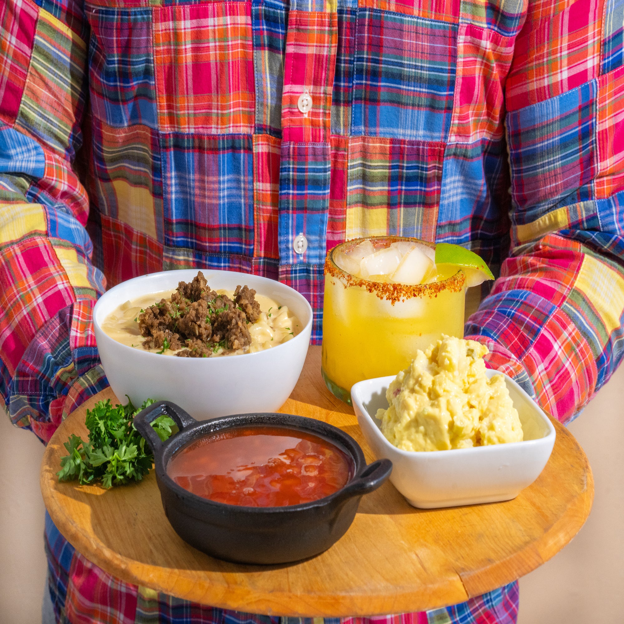 cheeseburger-mac-n-cheese-with-baked-beans-potato-salad-rollingreens